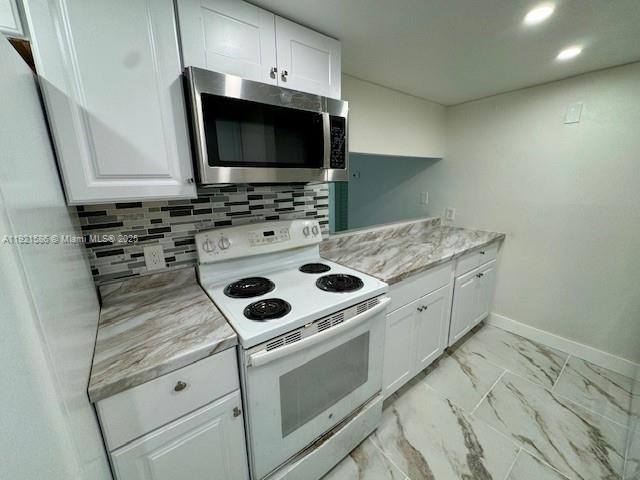 NEWPORT AT LAUDERHILL CON - Residential Lease