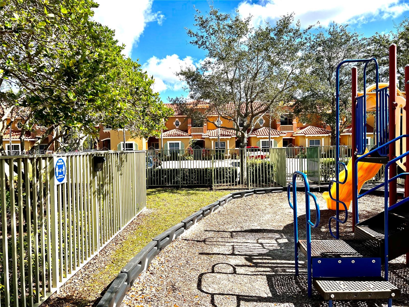 PEMBROKE CAY CONDO - Residential Lease