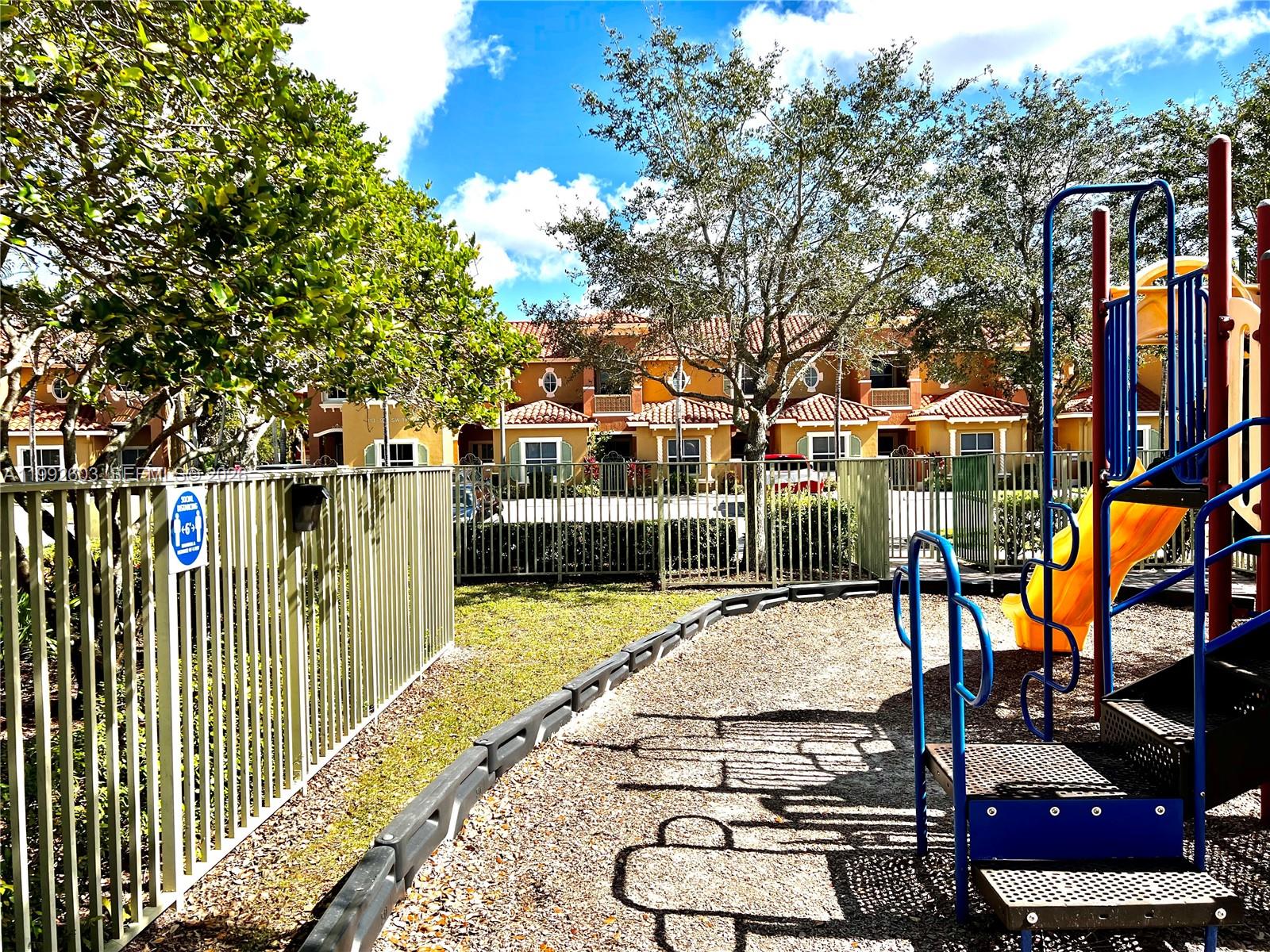 PEMBROKE CAY CONDO - Residential Lease