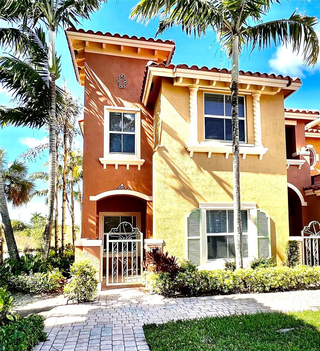 PEMBROKE CAY CONDO - Residential Lease