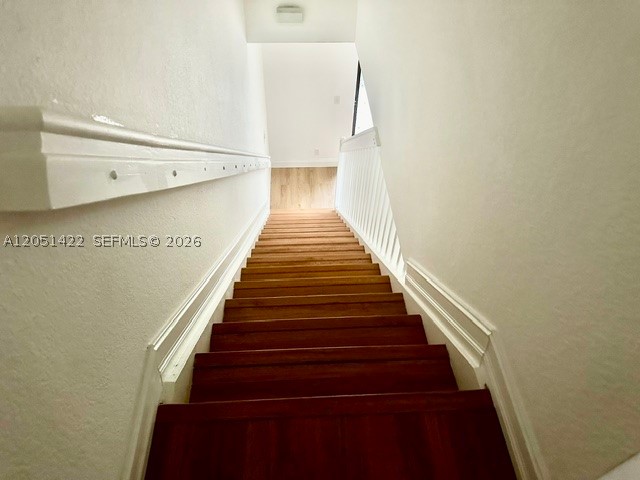 COURYARD - Residential Lease