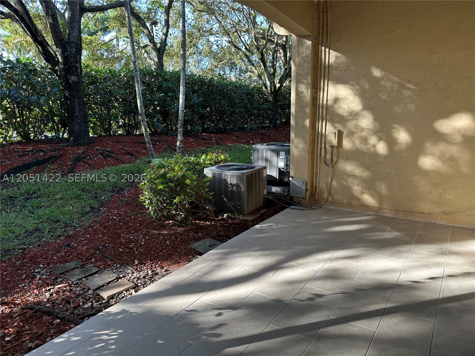 COURYARD - Residential Lease