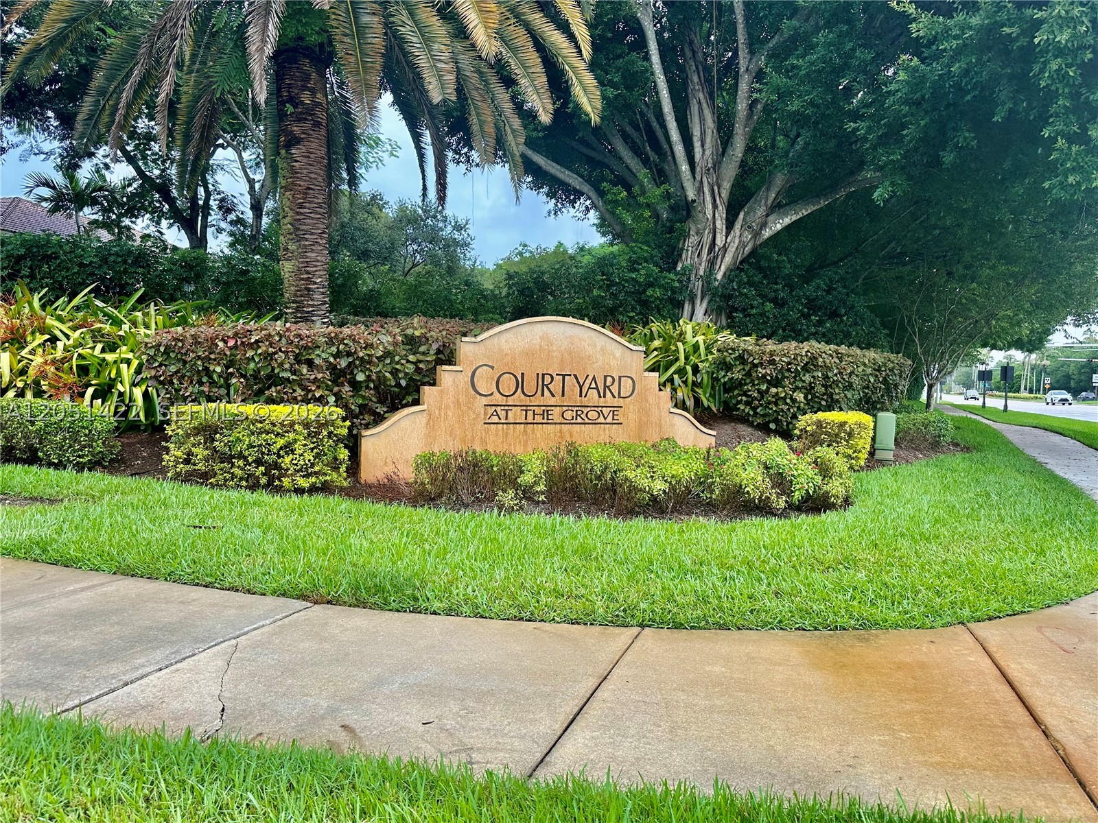 COURYARD - Residential Lease