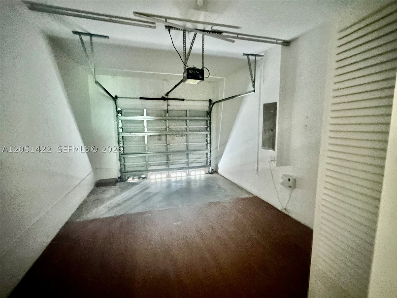 COURYARD - Residential Lease
