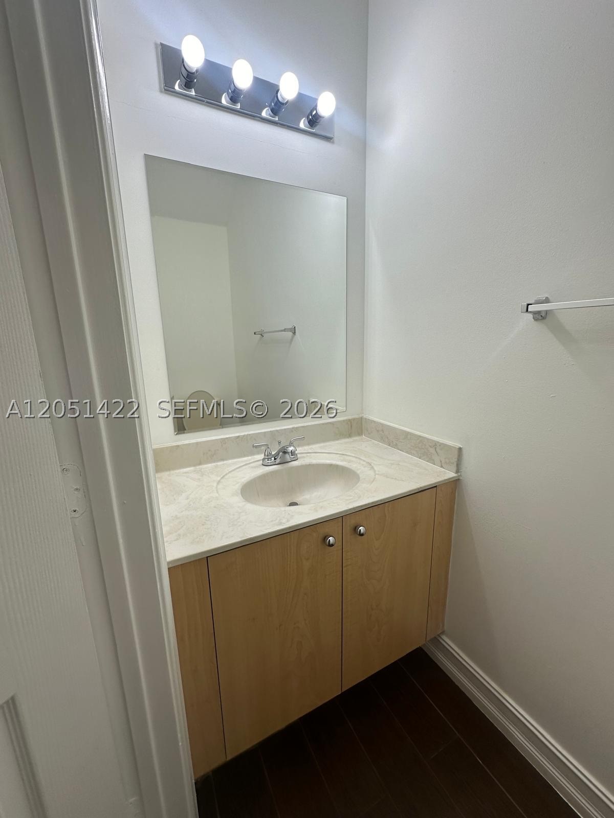 COURYARD - Residential Lease