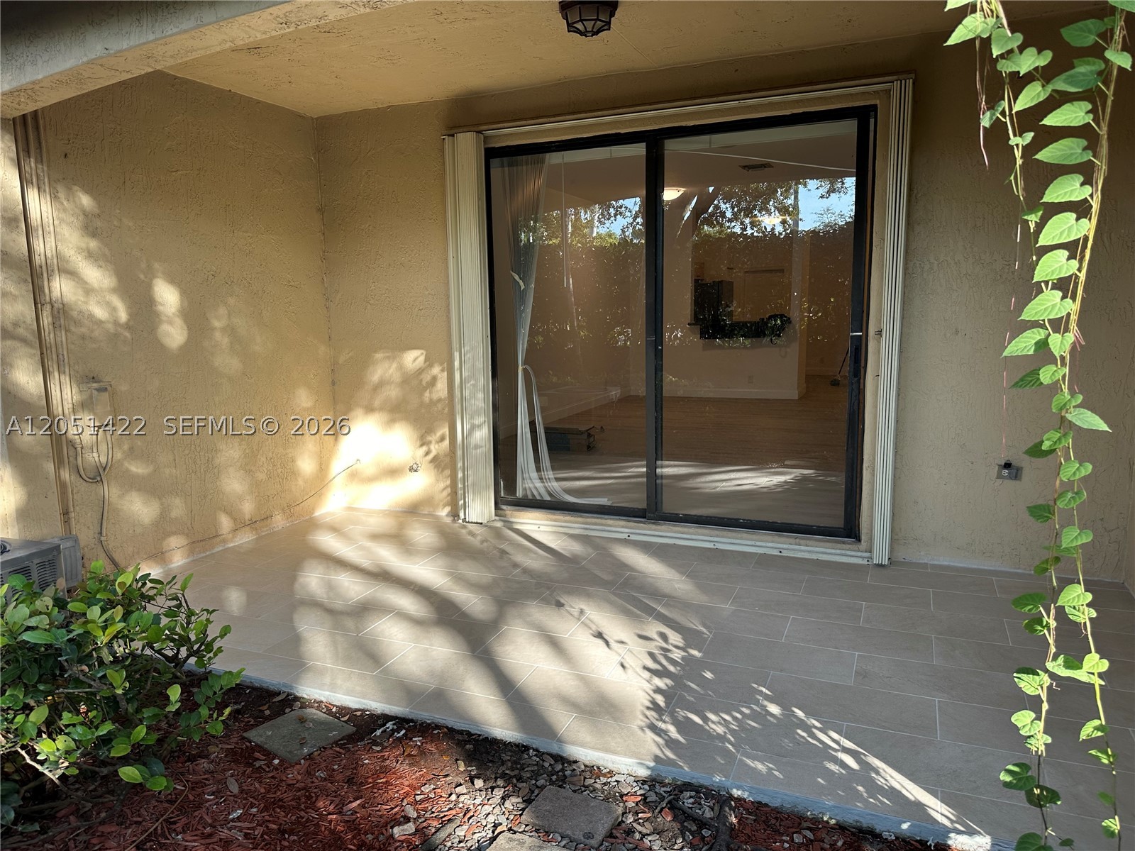 COURYARD - Residential Lease