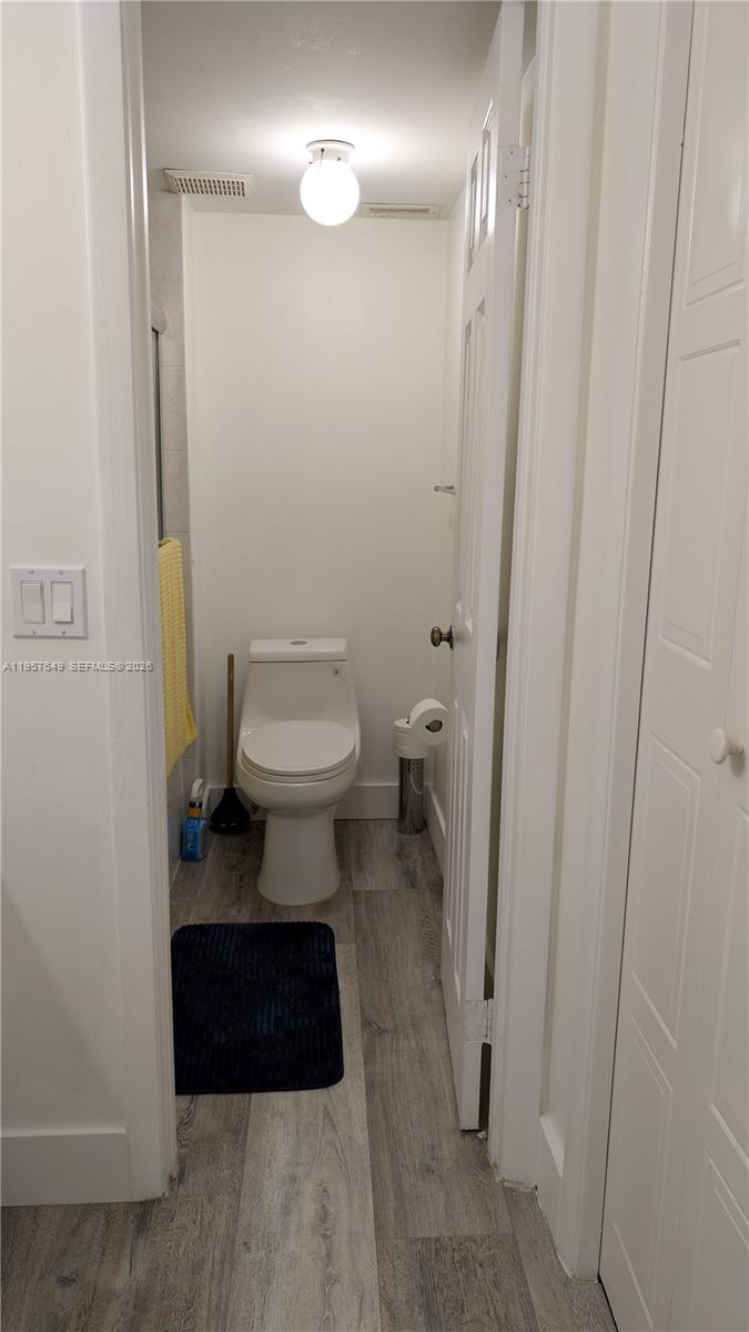 RACQUET CLUB APTS AT BONA - Residential Lease