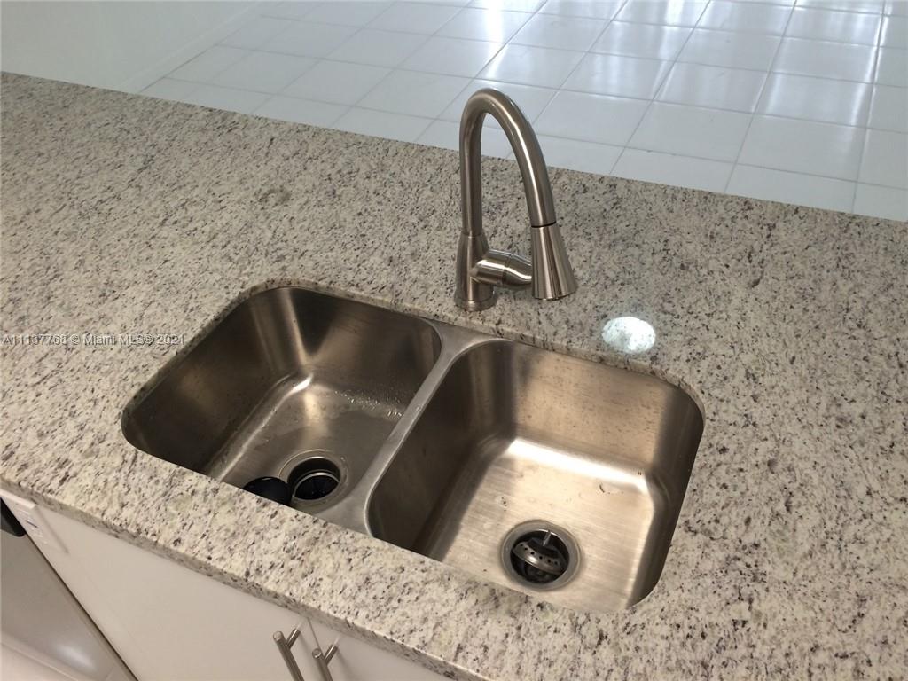DADELAND PLACE CONDO - Residential Lease