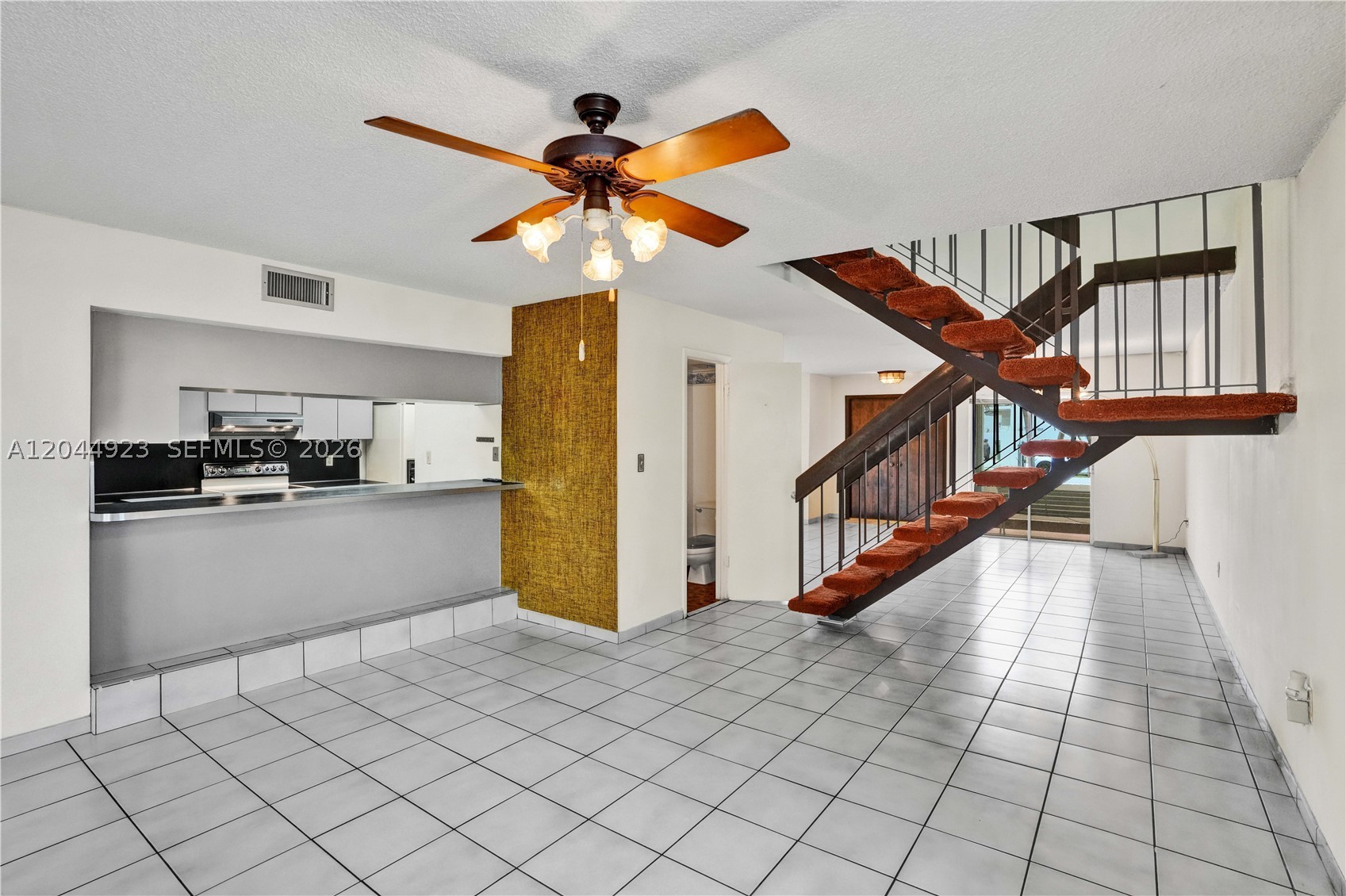 MODEL TWIN HOMES CONDO - Residential
