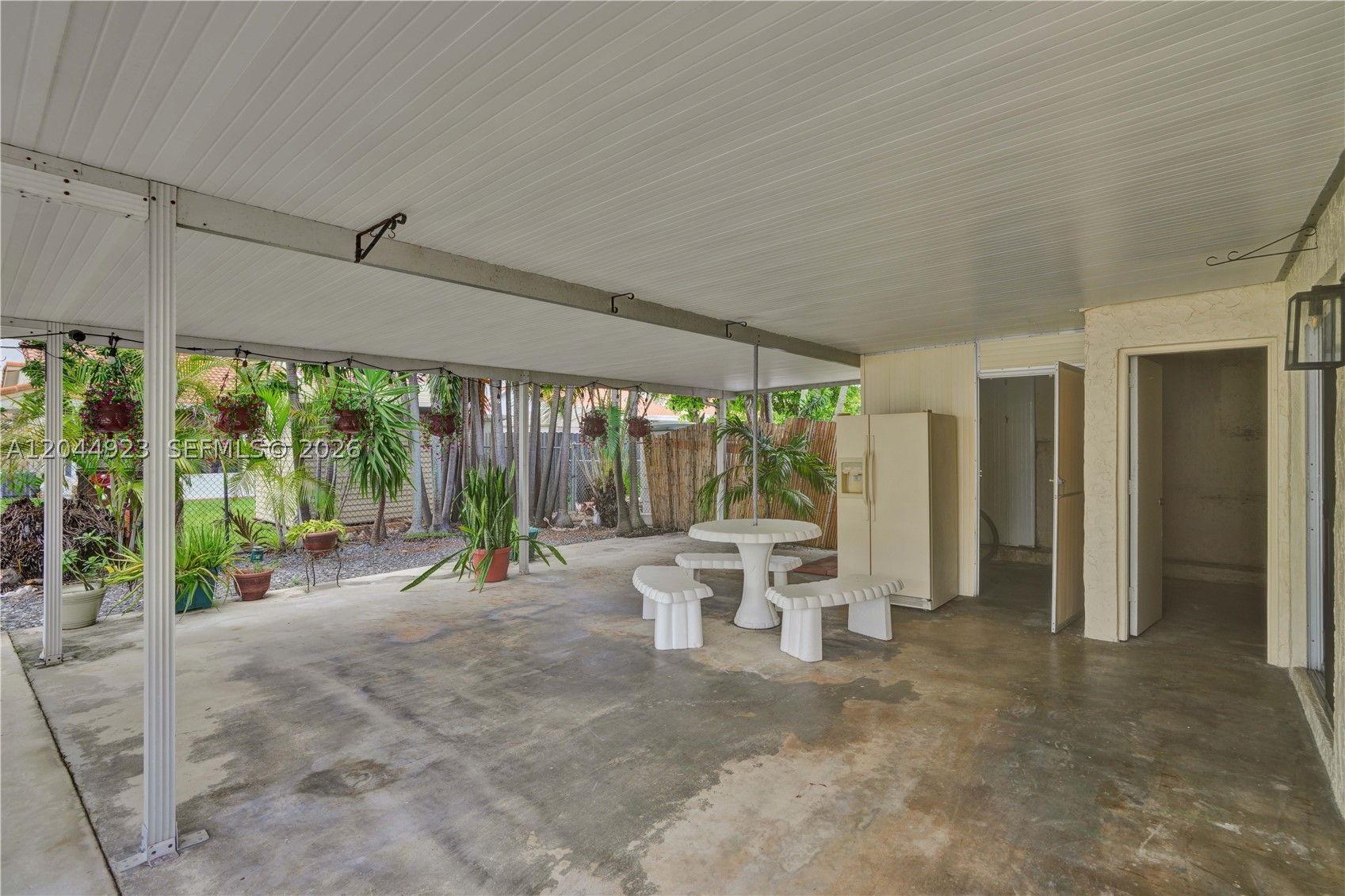 MODEL TWIN HOMES CONDO - Residential