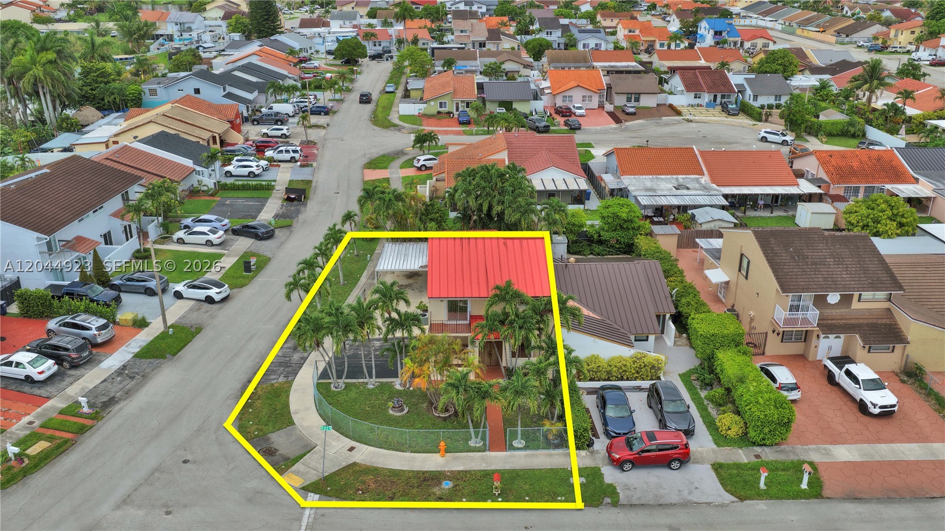 MODEL TWIN HOMES CONDO - Residential