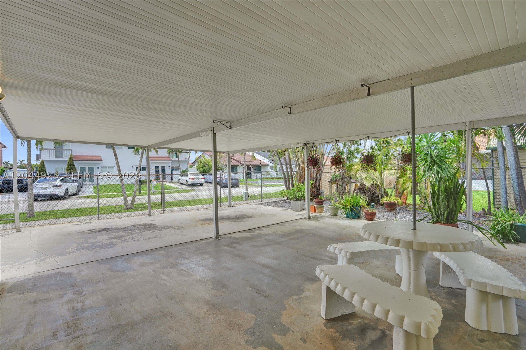 MODEL TWIN HOMES CONDO - Residential