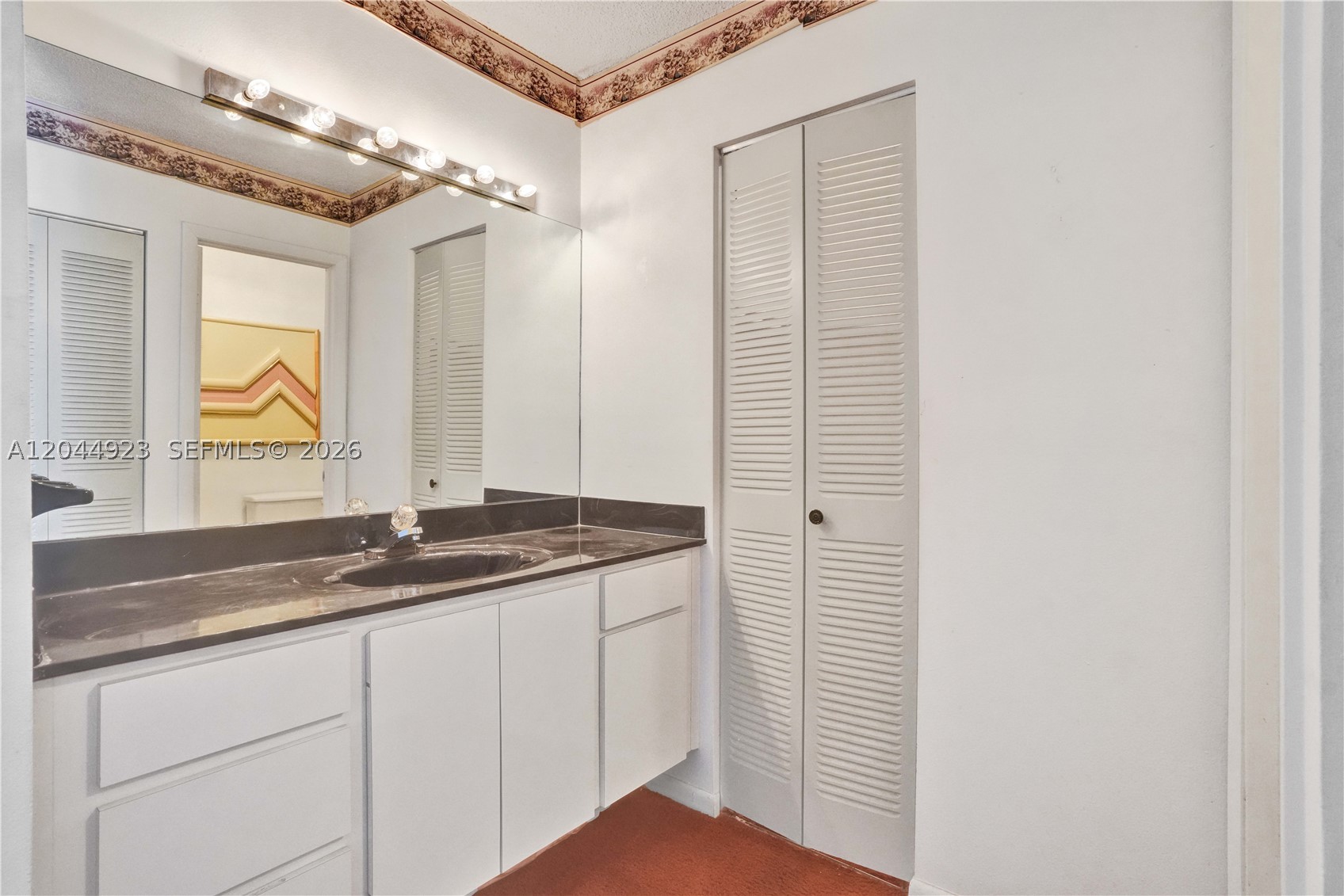 MODEL TWIN HOMES CONDO - Residential