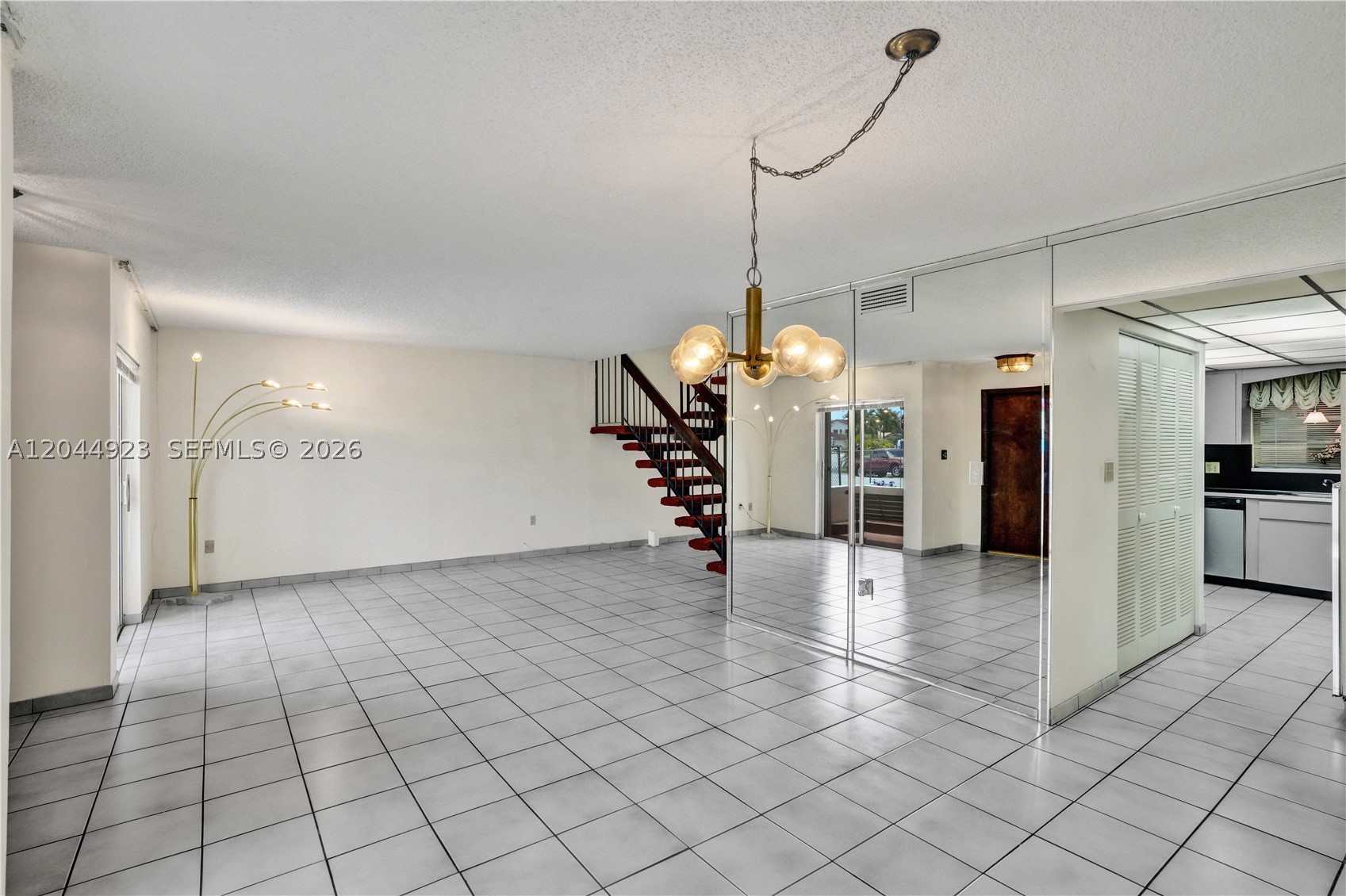 MODEL TWIN HOMES CONDO - Residential