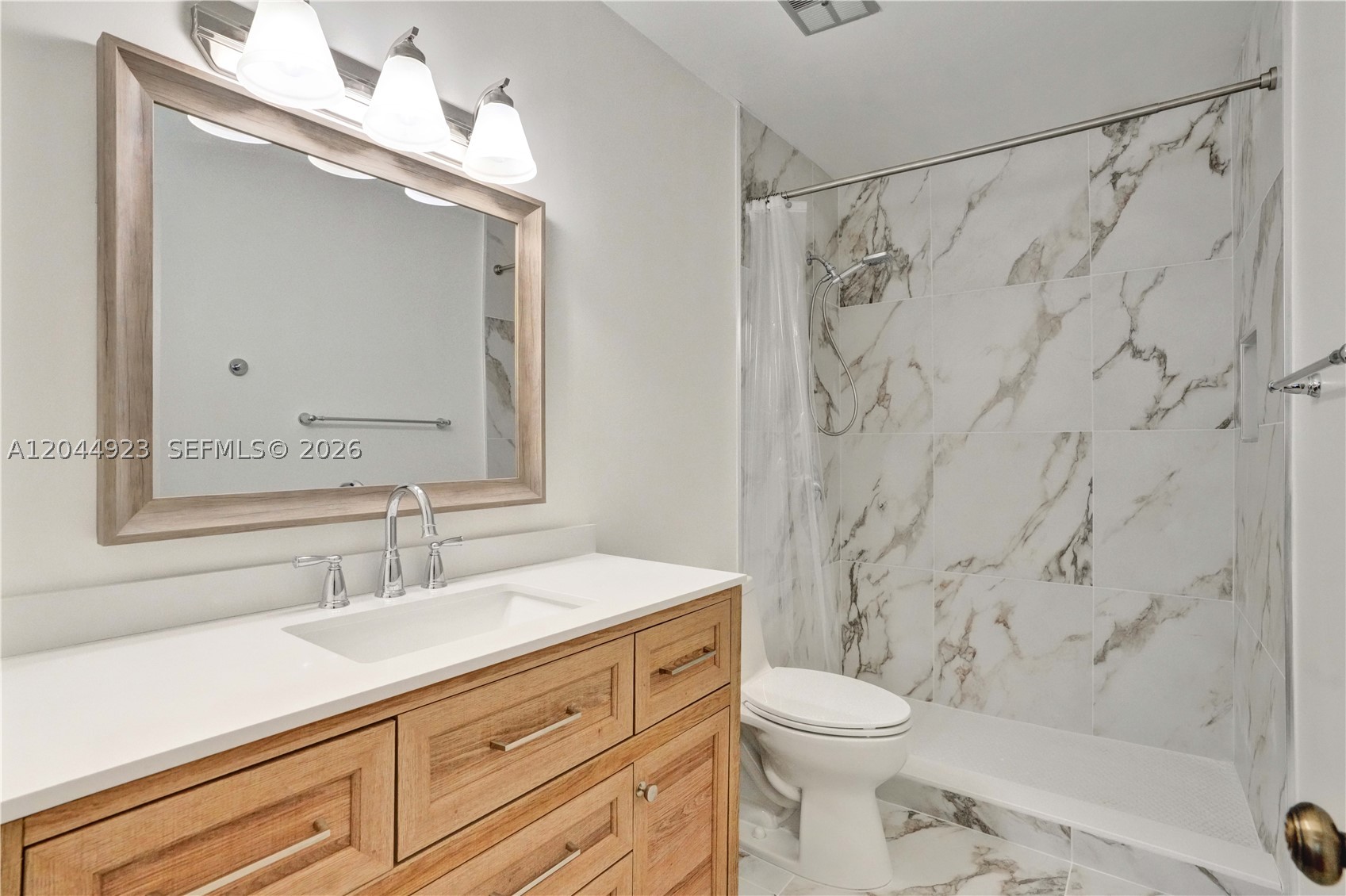 MODEL TWIN HOMES CONDO - Residential