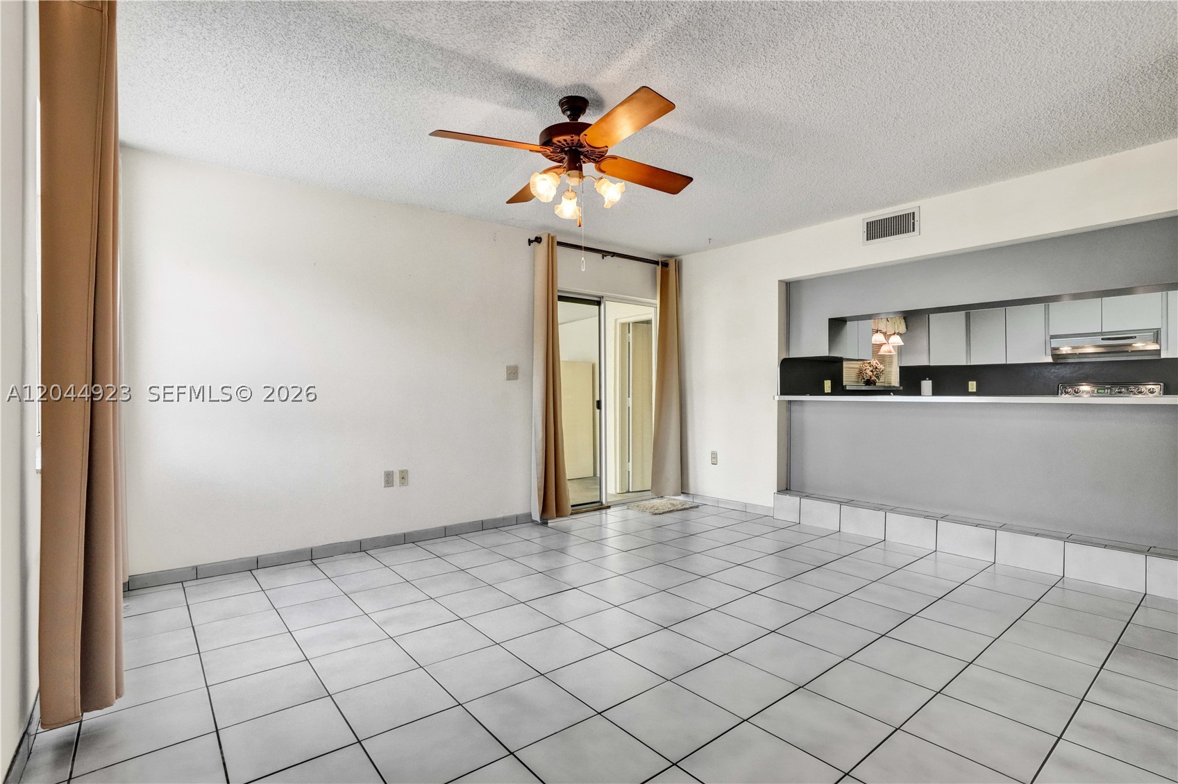 MODEL TWIN HOMES CONDO - Residential