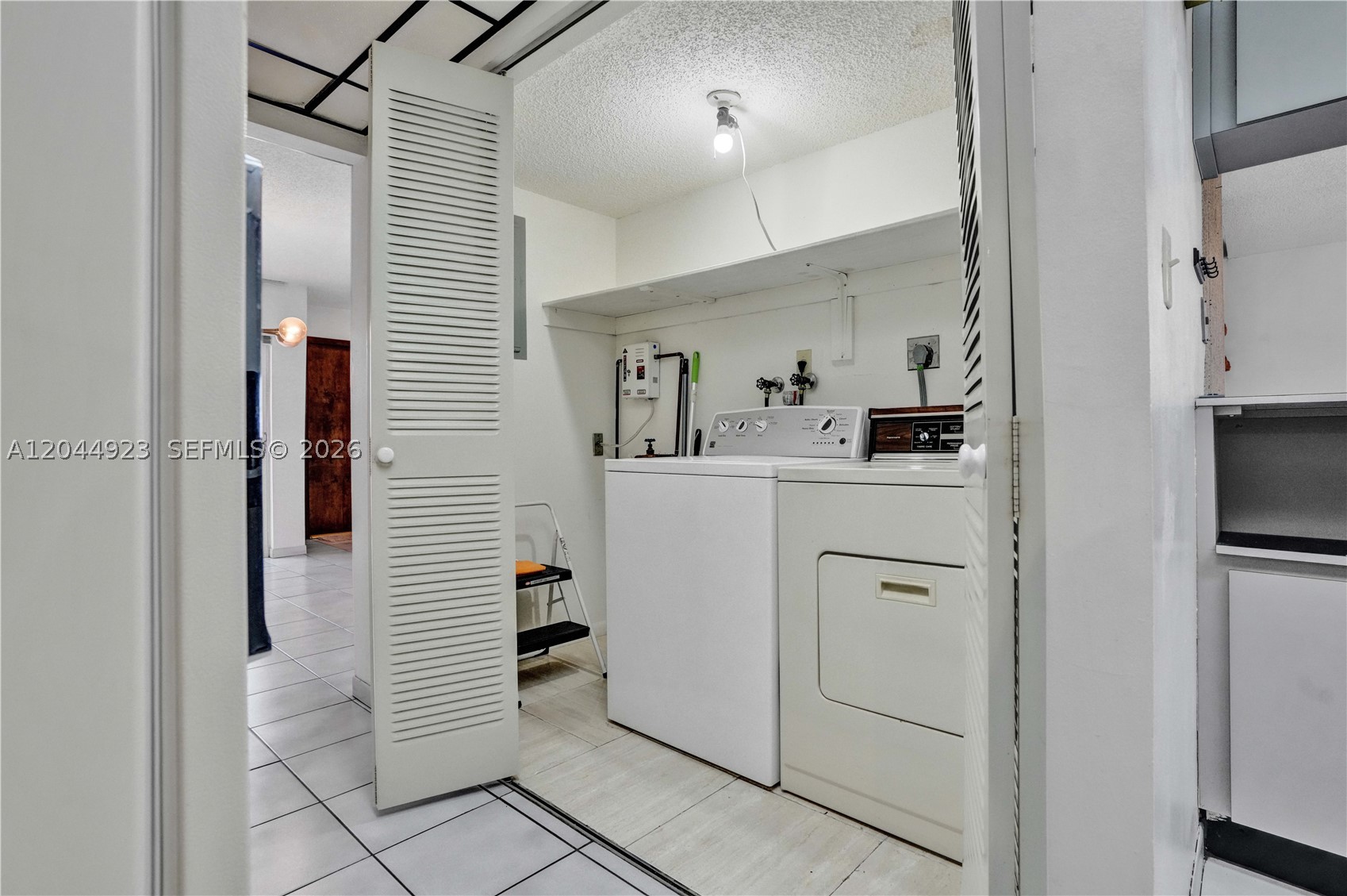 MODEL TWIN HOMES CONDO - Residential