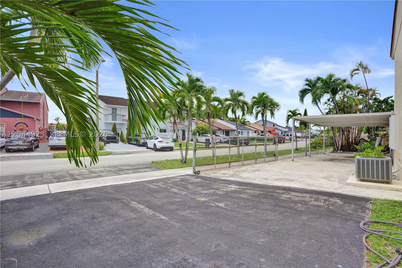 MODEL TWIN HOMES CONDO - Residential