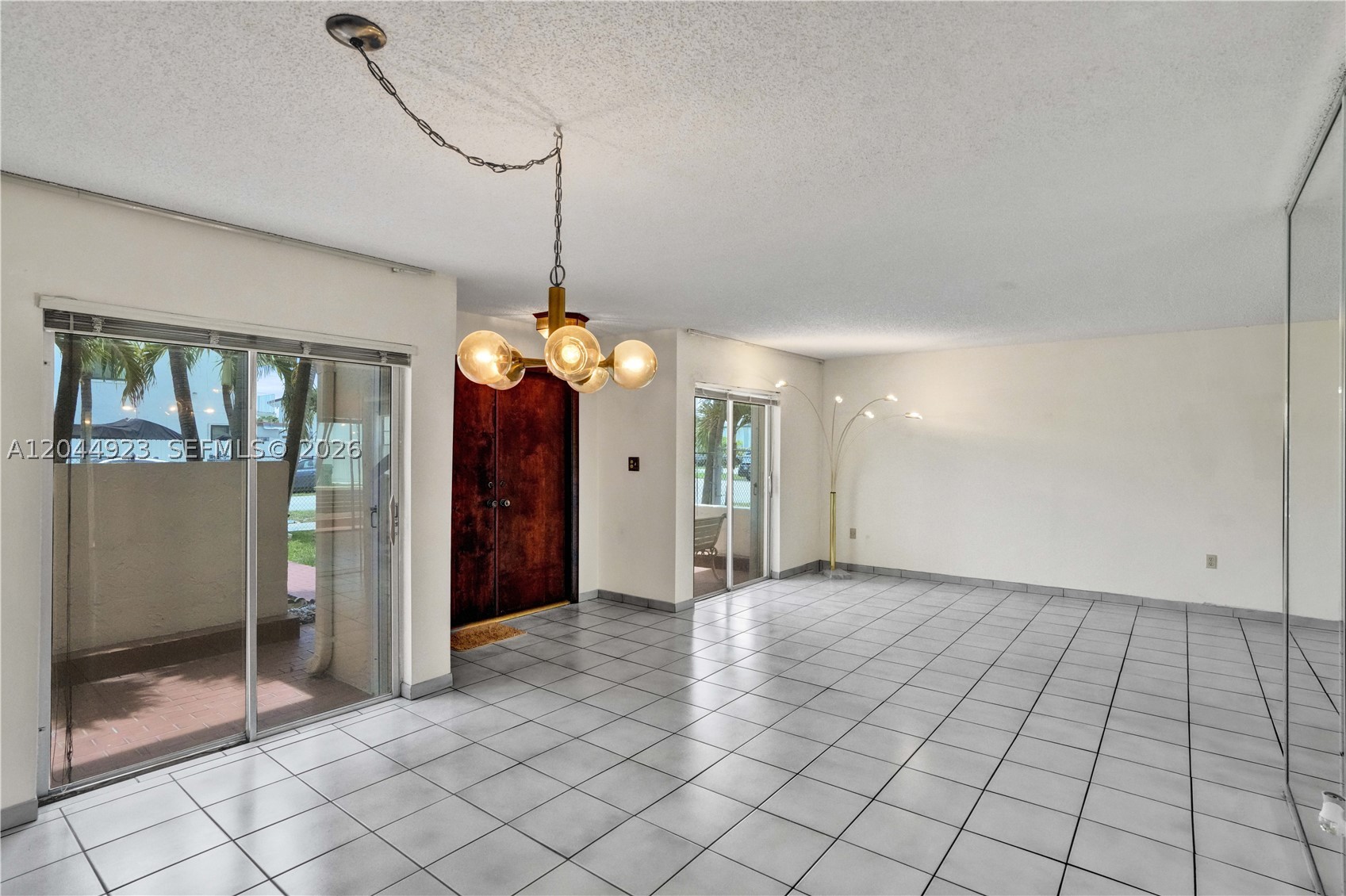 MODEL TWIN HOMES CONDO - Residential