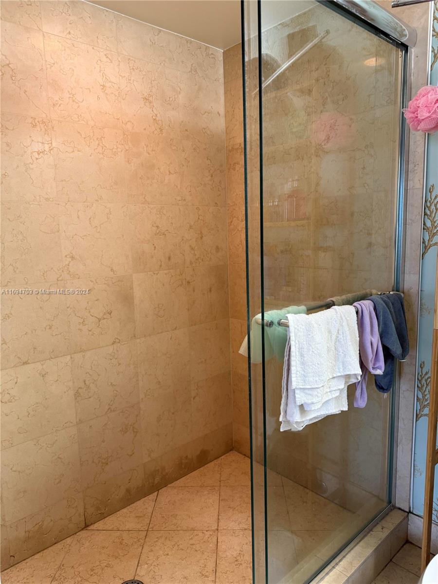 TURNBERRY VLG NO TOWER CO - Residential