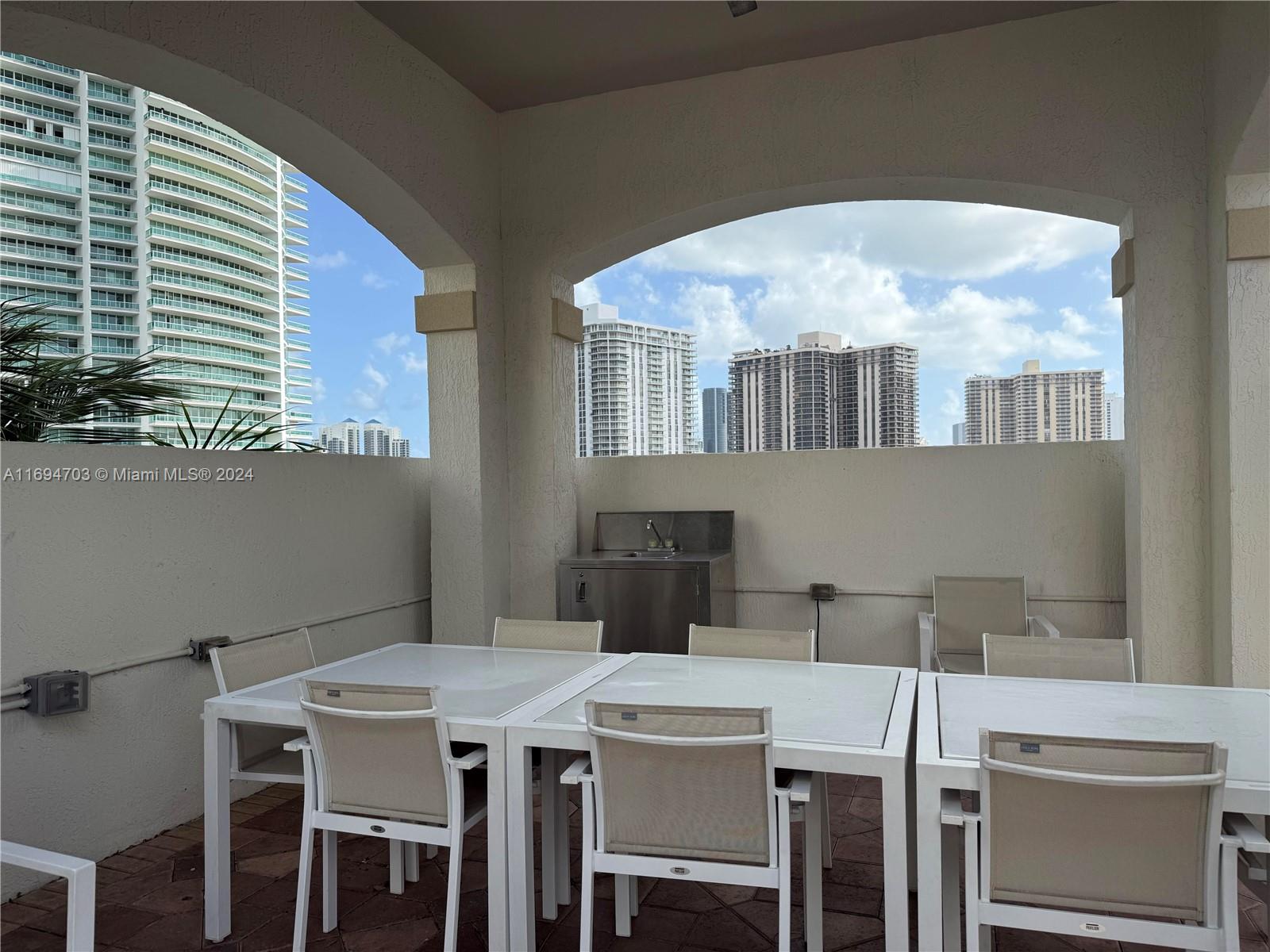 TURNBERRY VLG NO TOWER CO - Residential