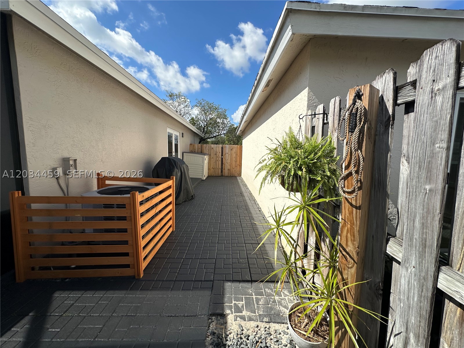 PATIO HOMES OF DORAL PINES - Residential