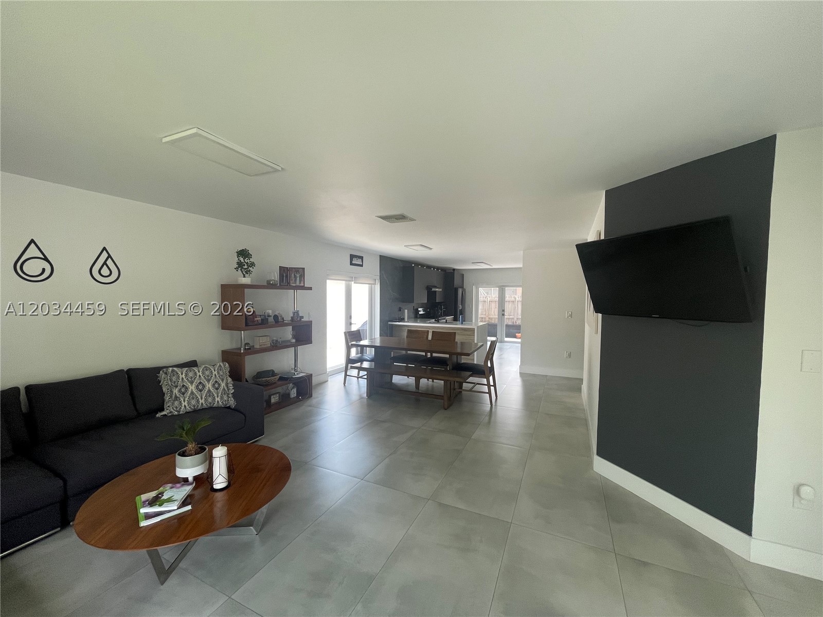 PATIO HOMES OF DORAL PINES - Residential