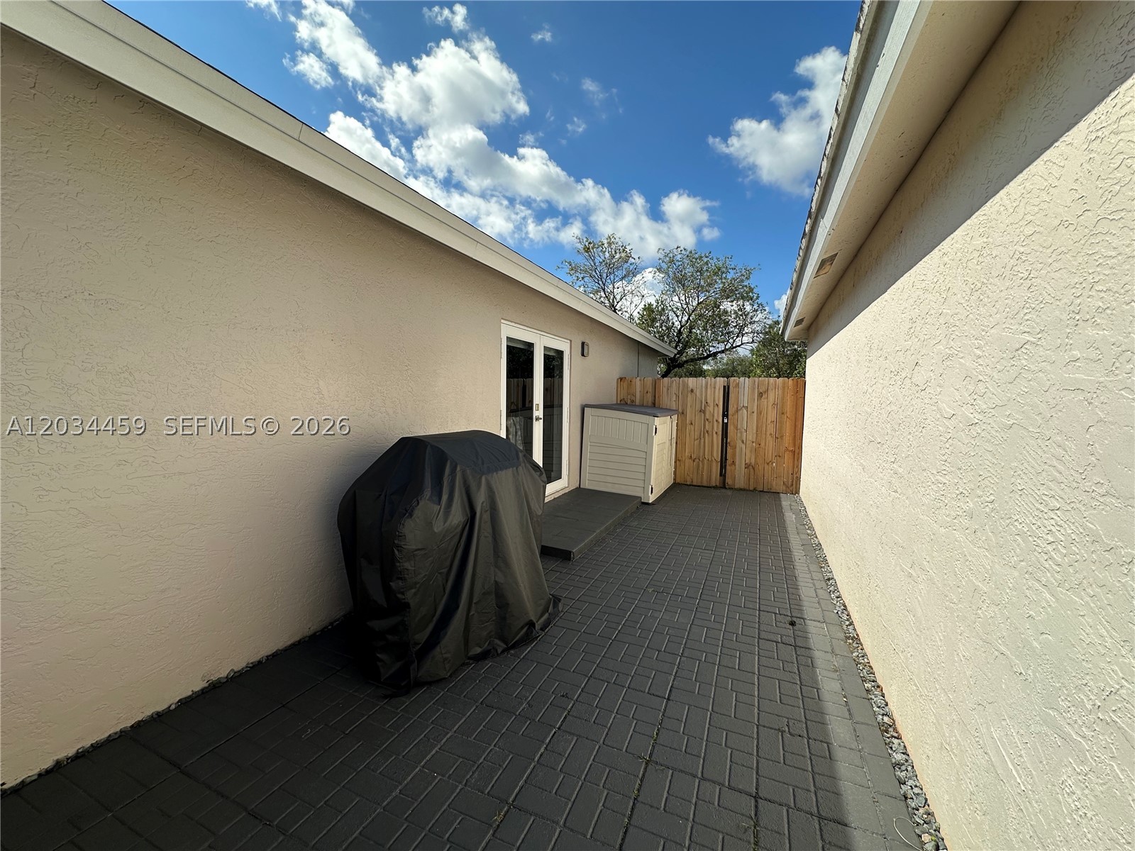 PATIO HOMES OF DORAL PINES - Residential