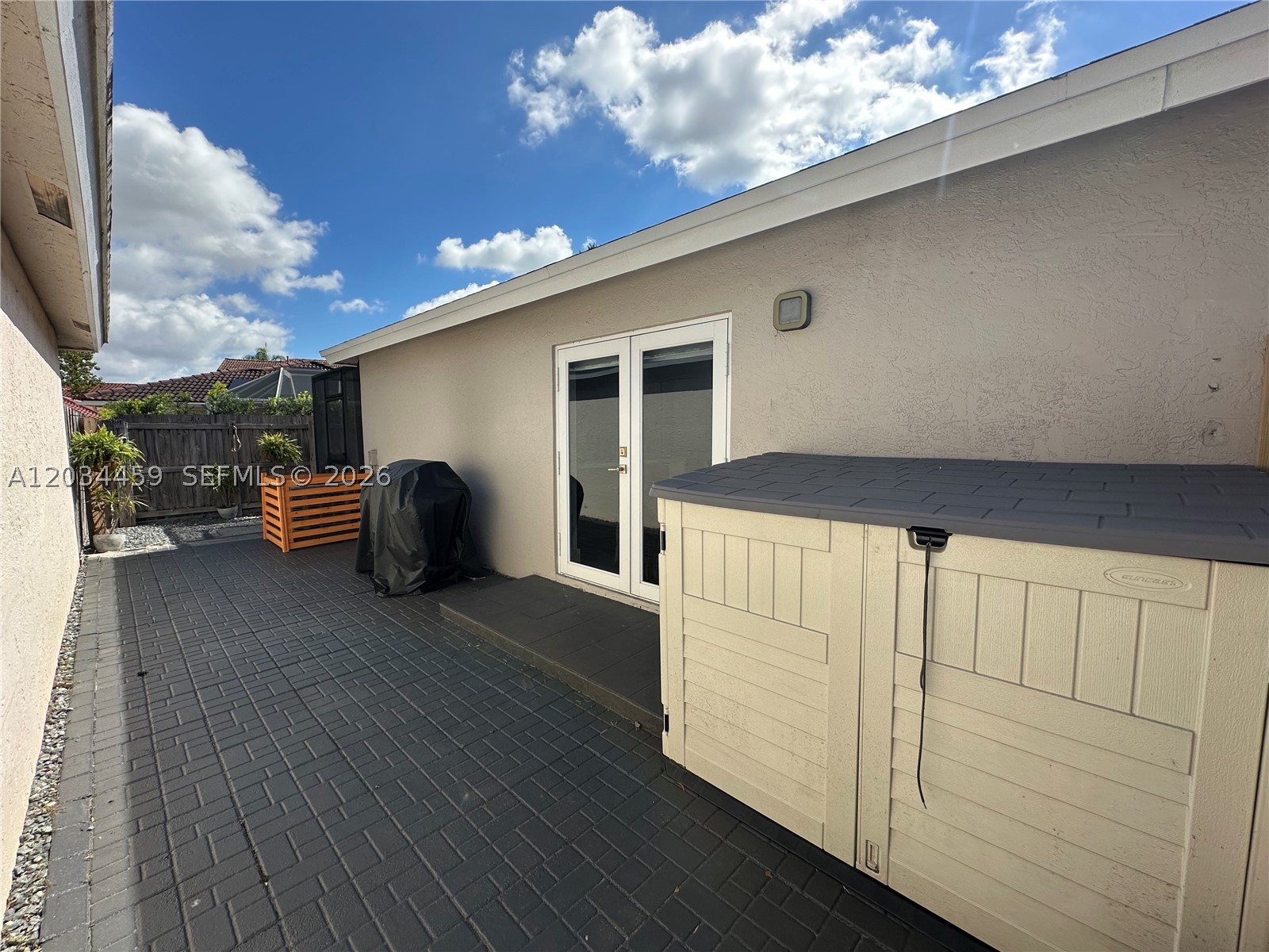 PATIO HOMES OF DORAL PINES - Residential