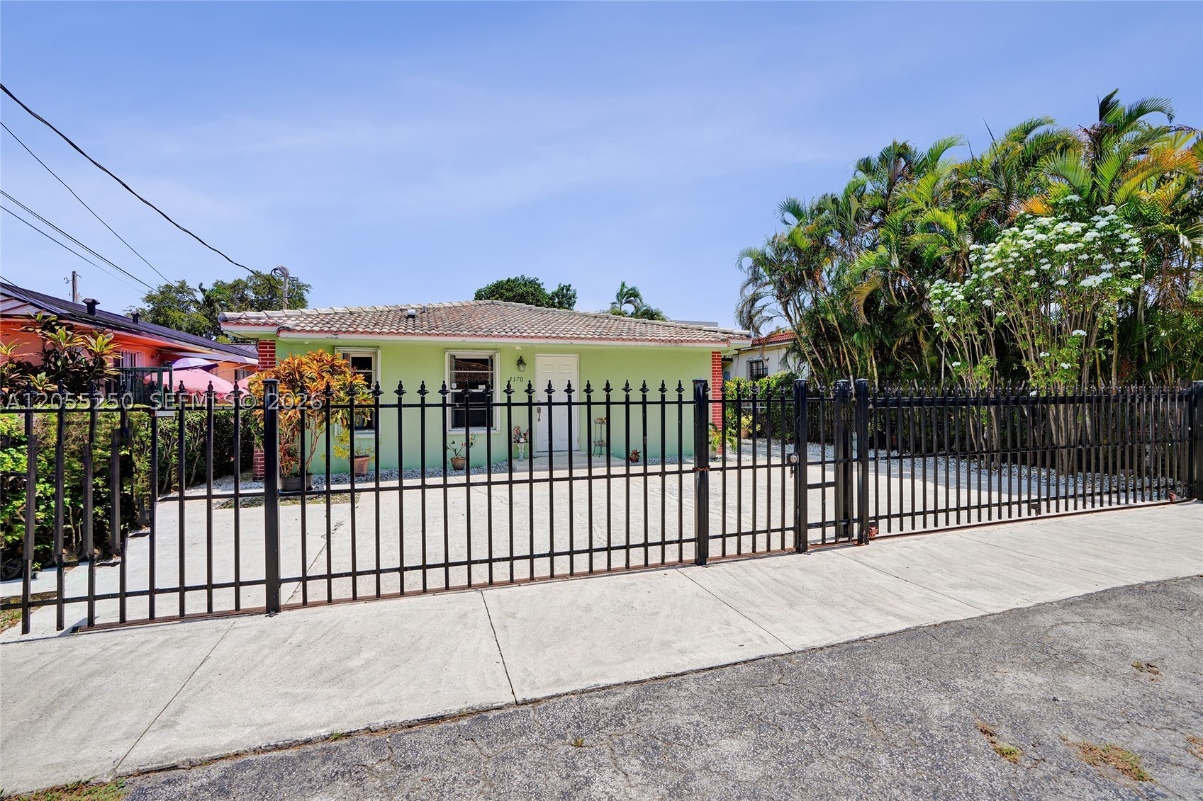 THE PINES - Residential Income