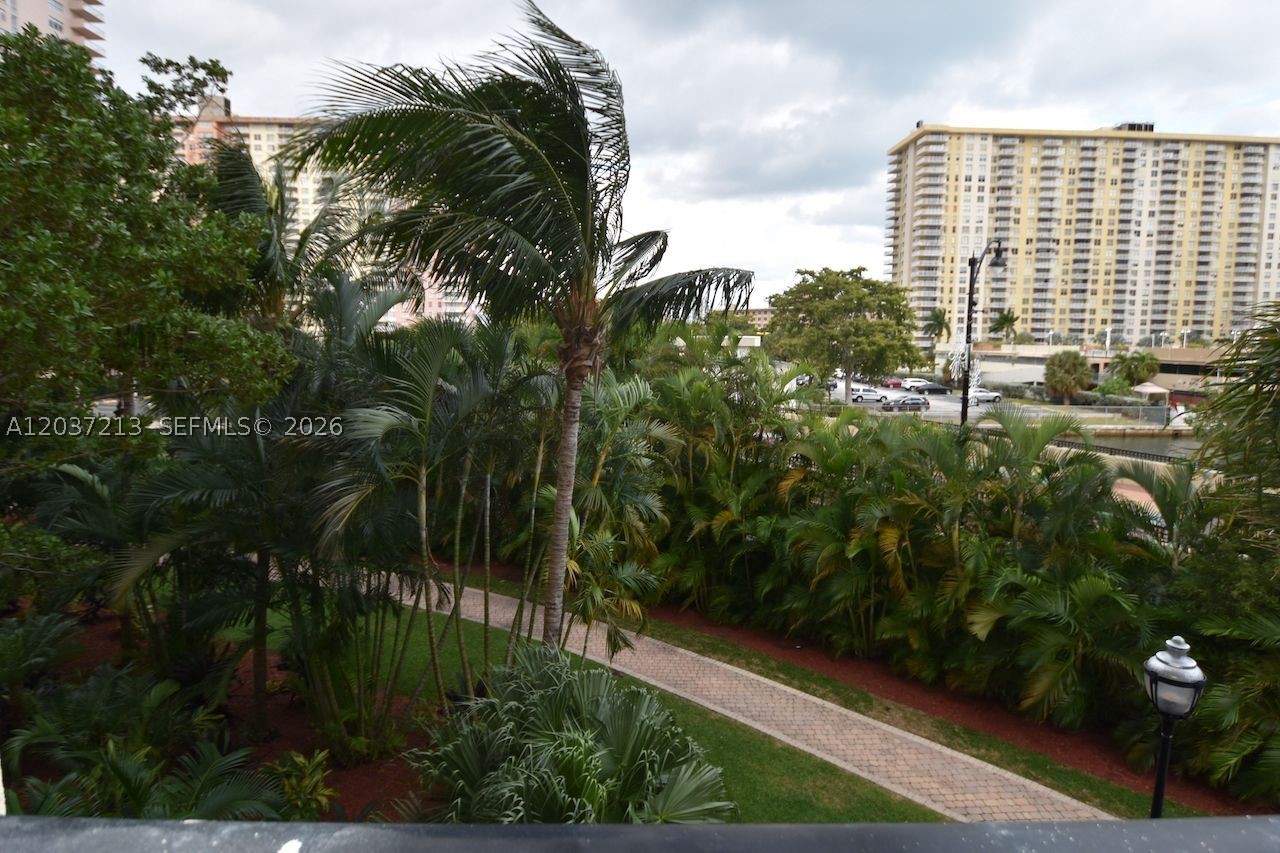 PORTO BELLAGIO CONDO - Residential Lease