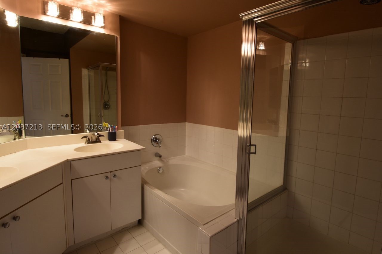 PORTO BELLAGIO CONDO - Residential Lease