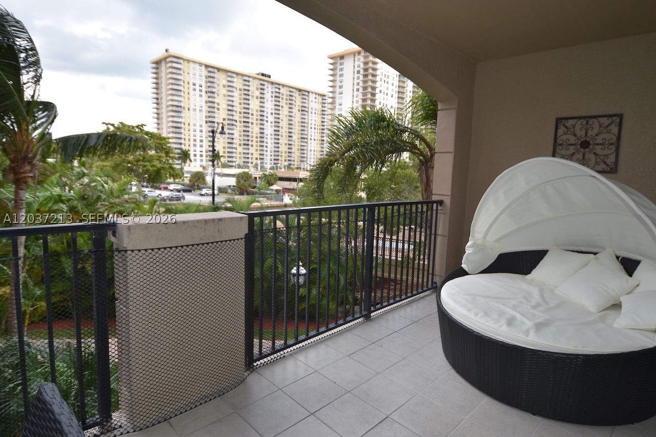 PORTO BELLAGIO CONDO - Residential Lease