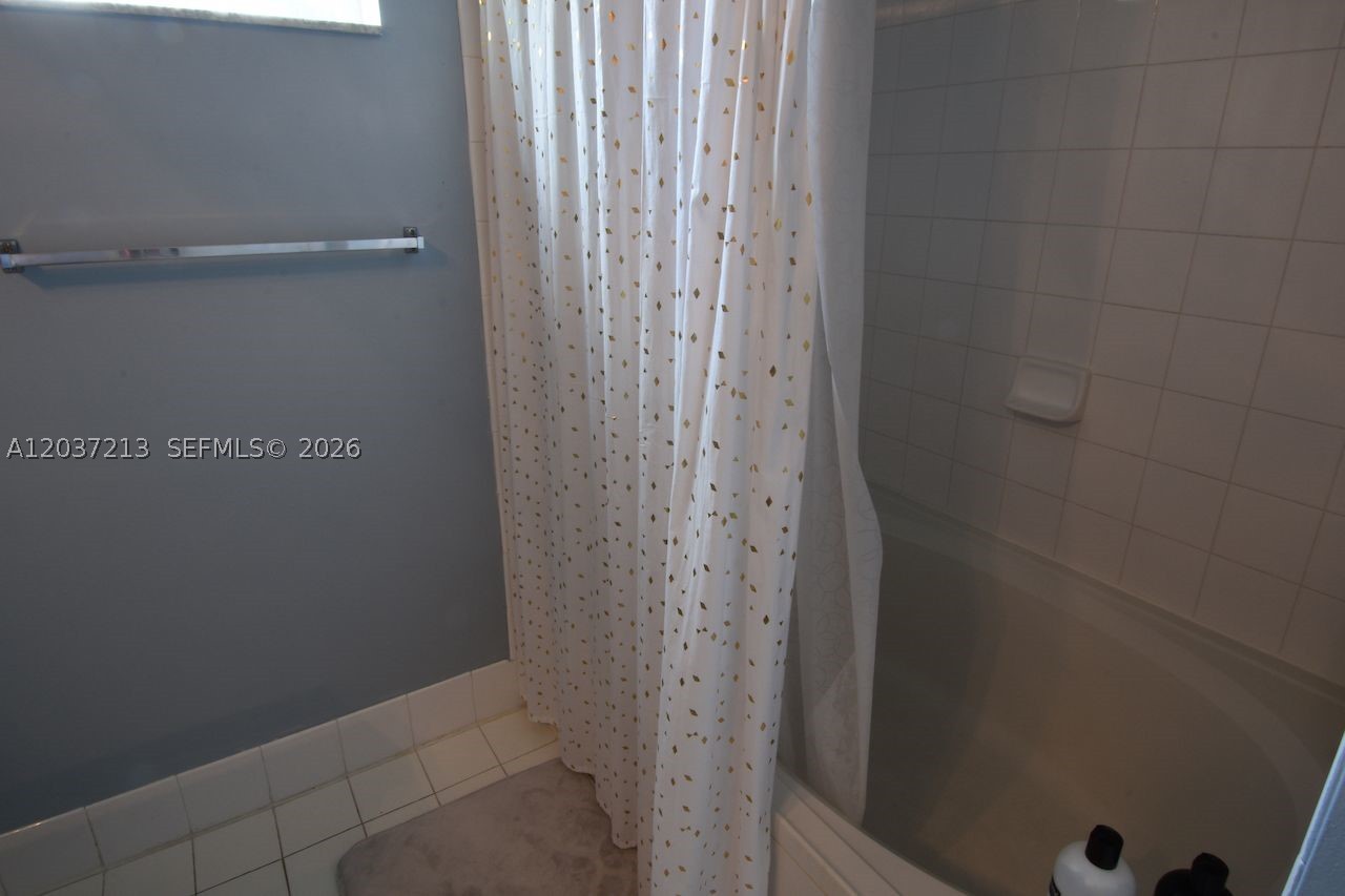 PORTO BELLAGIO CONDO - Residential Lease