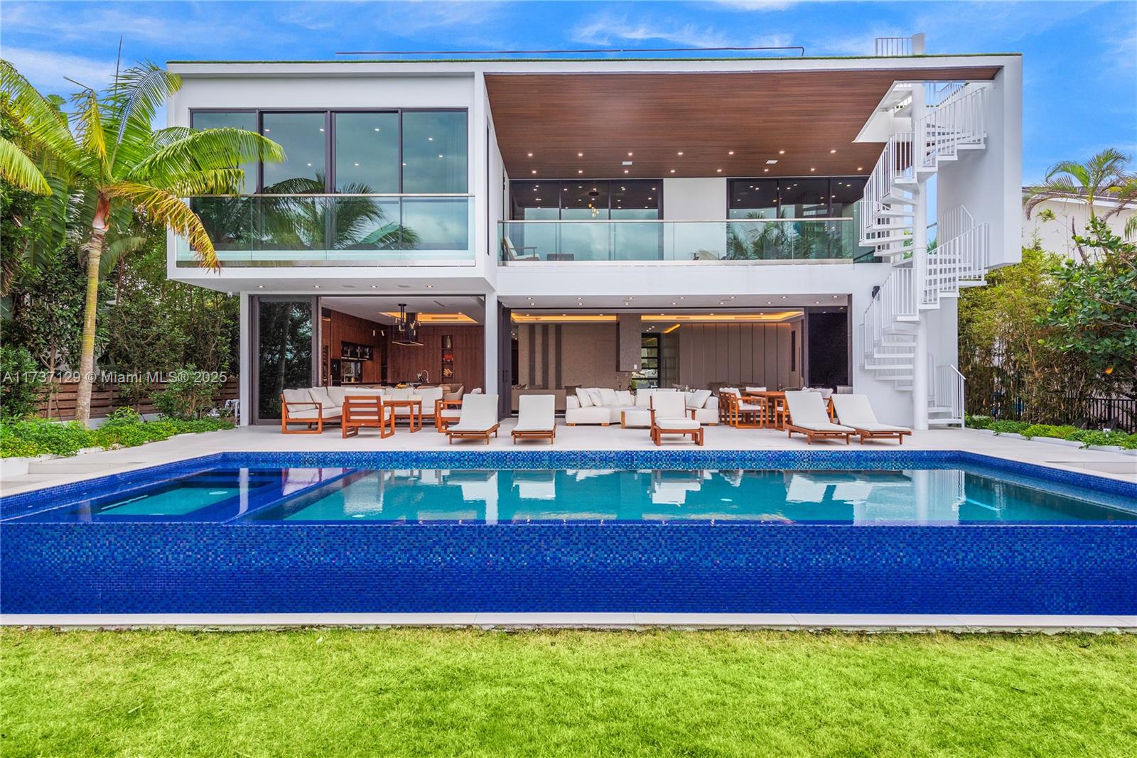 BISCAYNE POINT - Residential