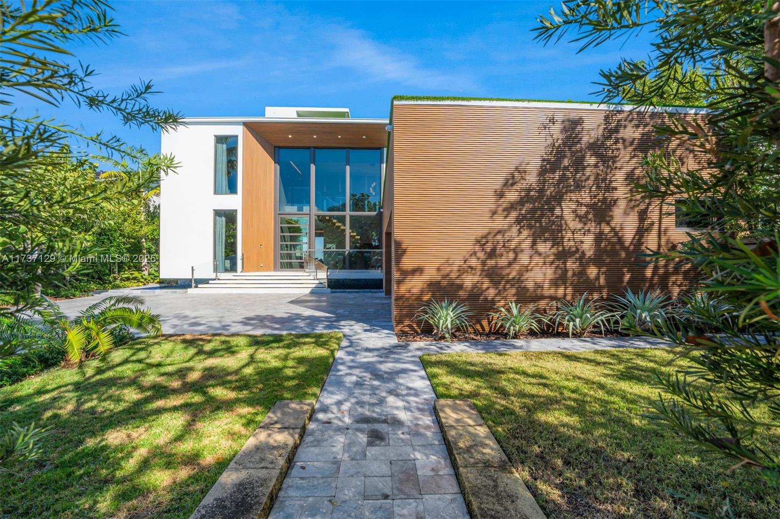 BISCAYNE POINT - Residential