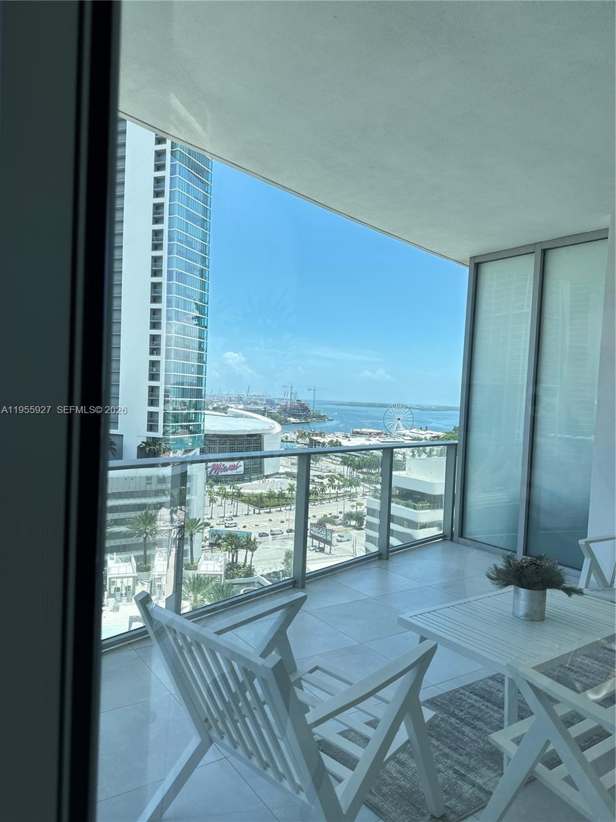 PARAMOUNT MIAMI WORLDCENT - Residential