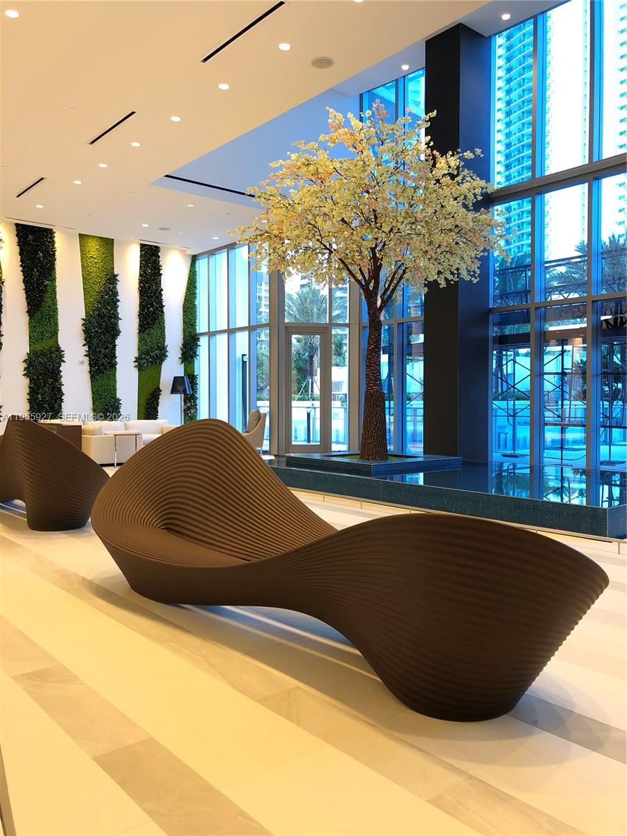 PARAMOUNT MIAMI WORLDCENT - Residential