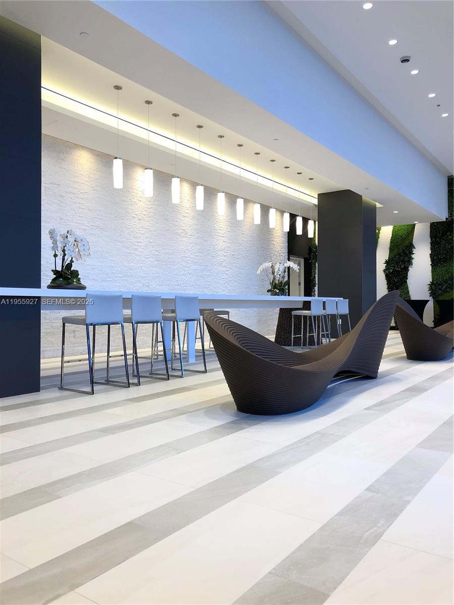PARAMOUNT MIAMI WORLDCENT - Residential