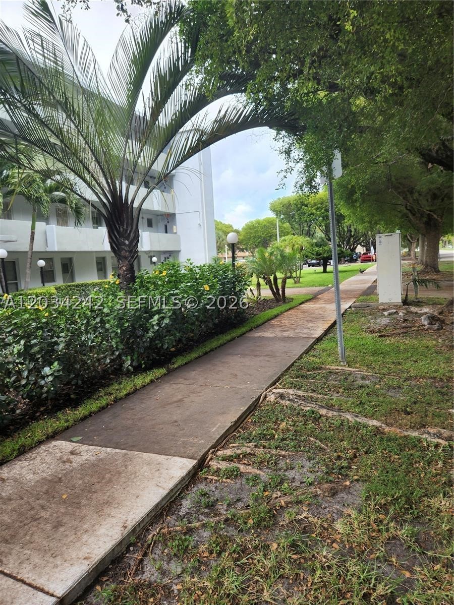 ROLLING GREEN CONDO E - Residential Lease