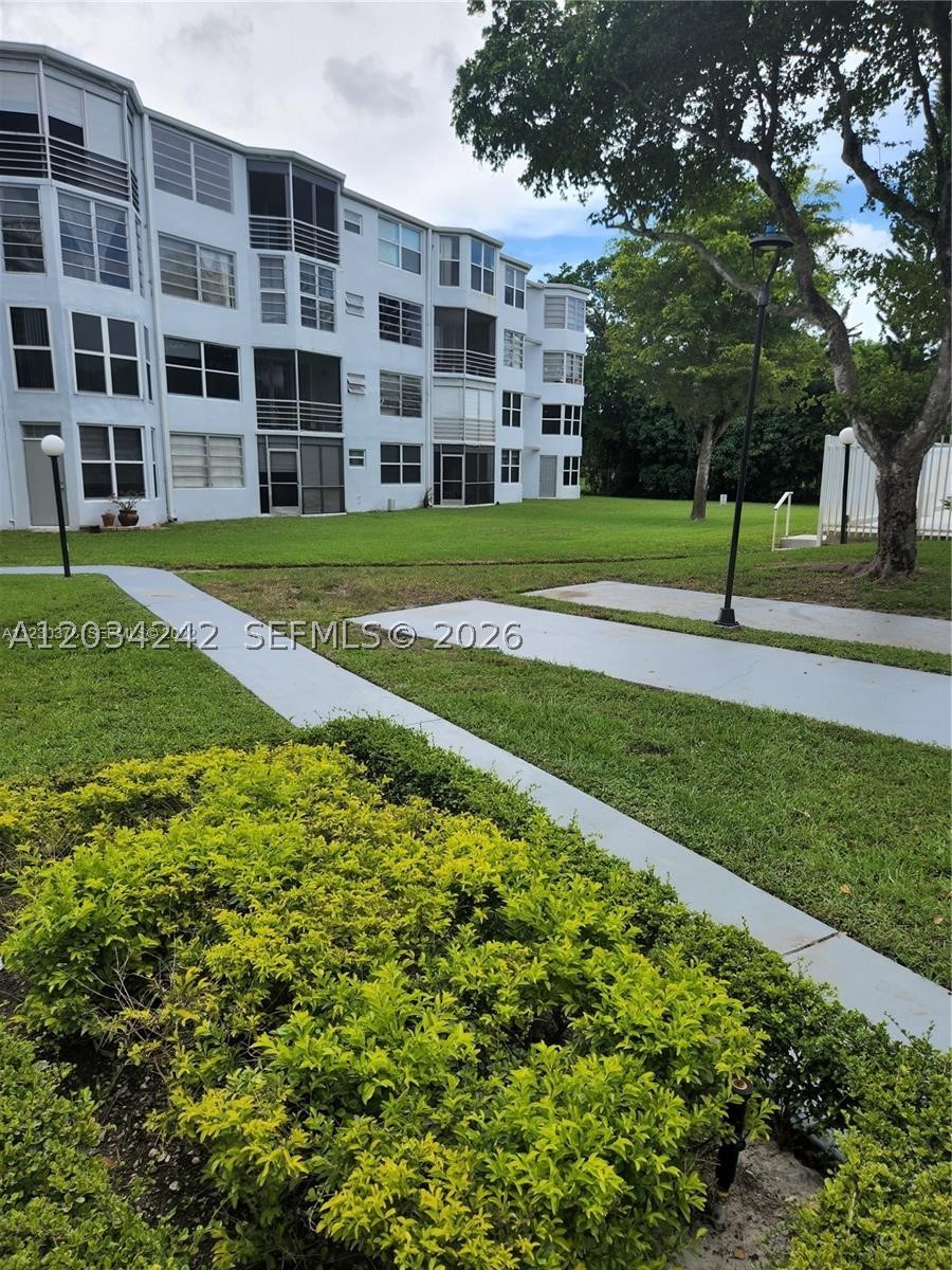 ROLLING GREEN CONDO E - Residential Lease