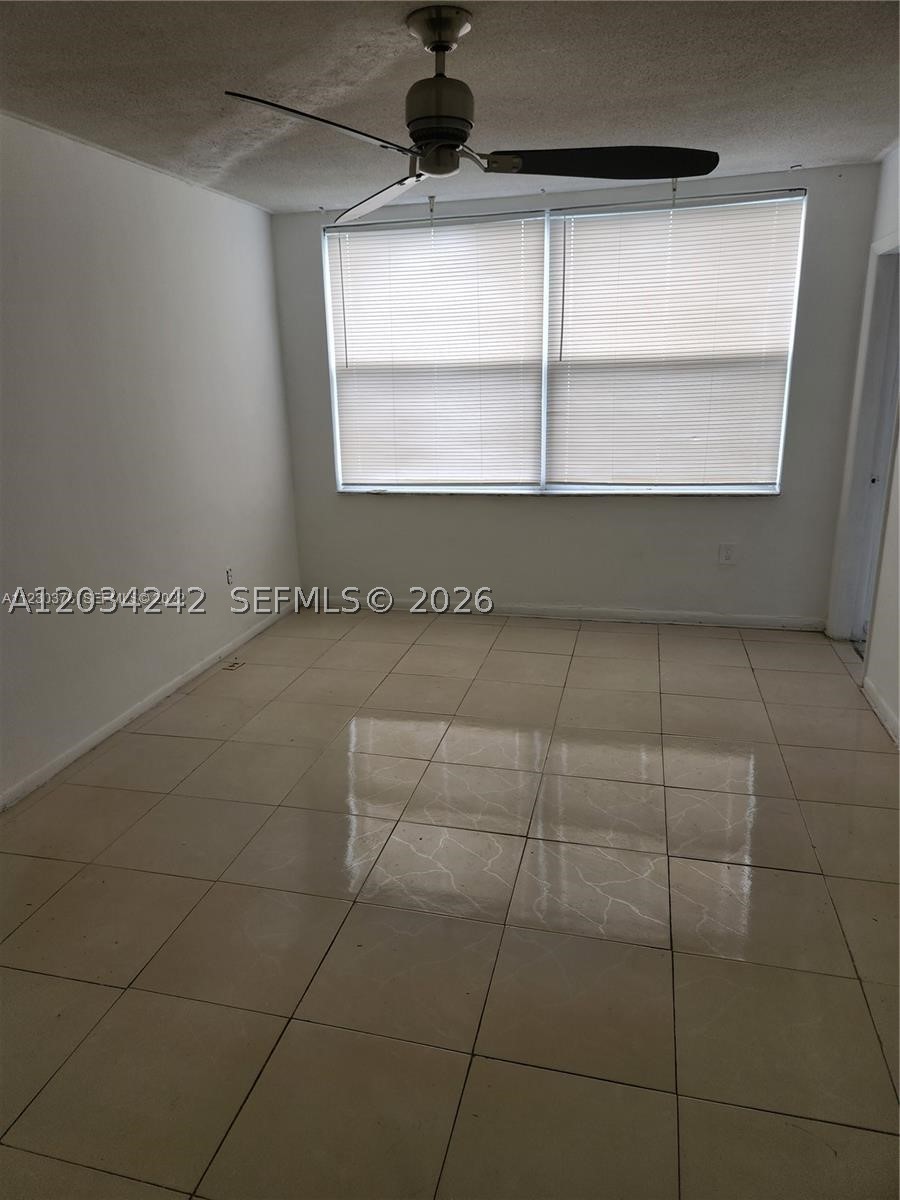 ROLLING GREEN CONDO E - Residential Lease