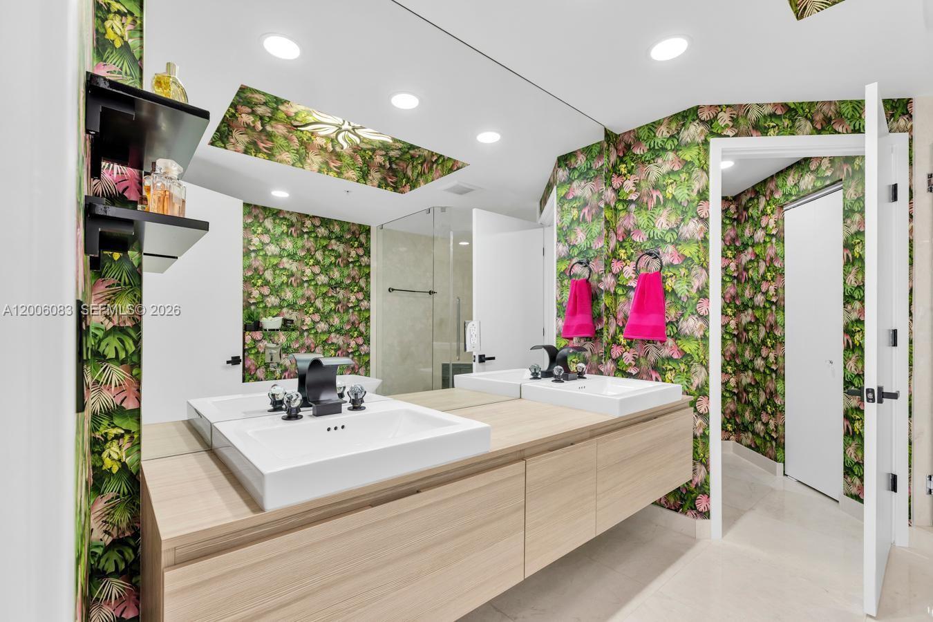 MARINA PALMS RESIDENCES S - Residential