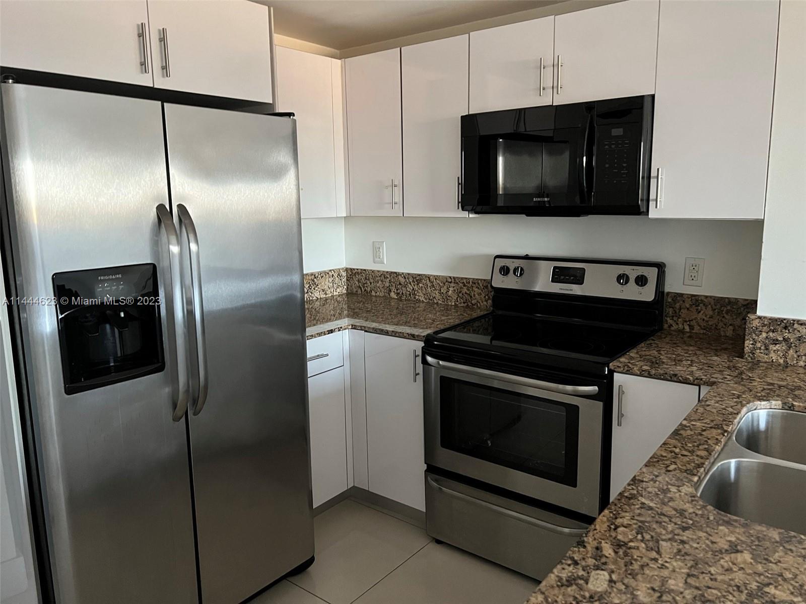 MC KENZIE SUB - Residential Lease