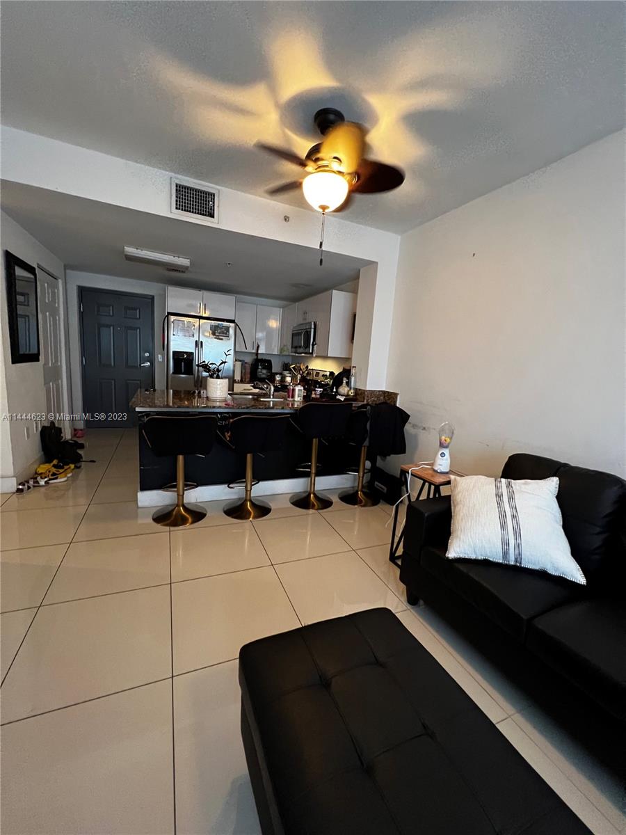 MC KENZIE SUB - Residential Lease