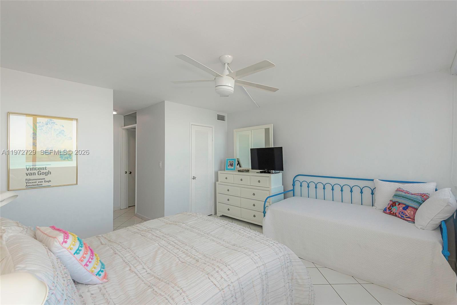 BURLEIGH HOUSE CONDO - Residential