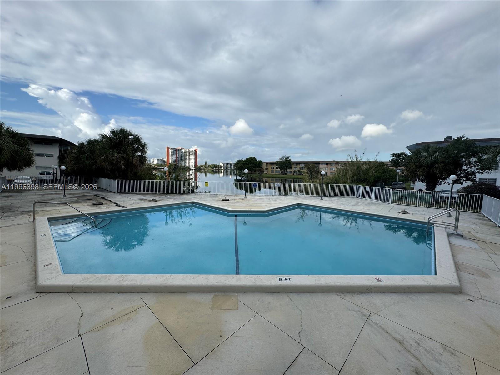 SECOND FORUM CONDO - Residential