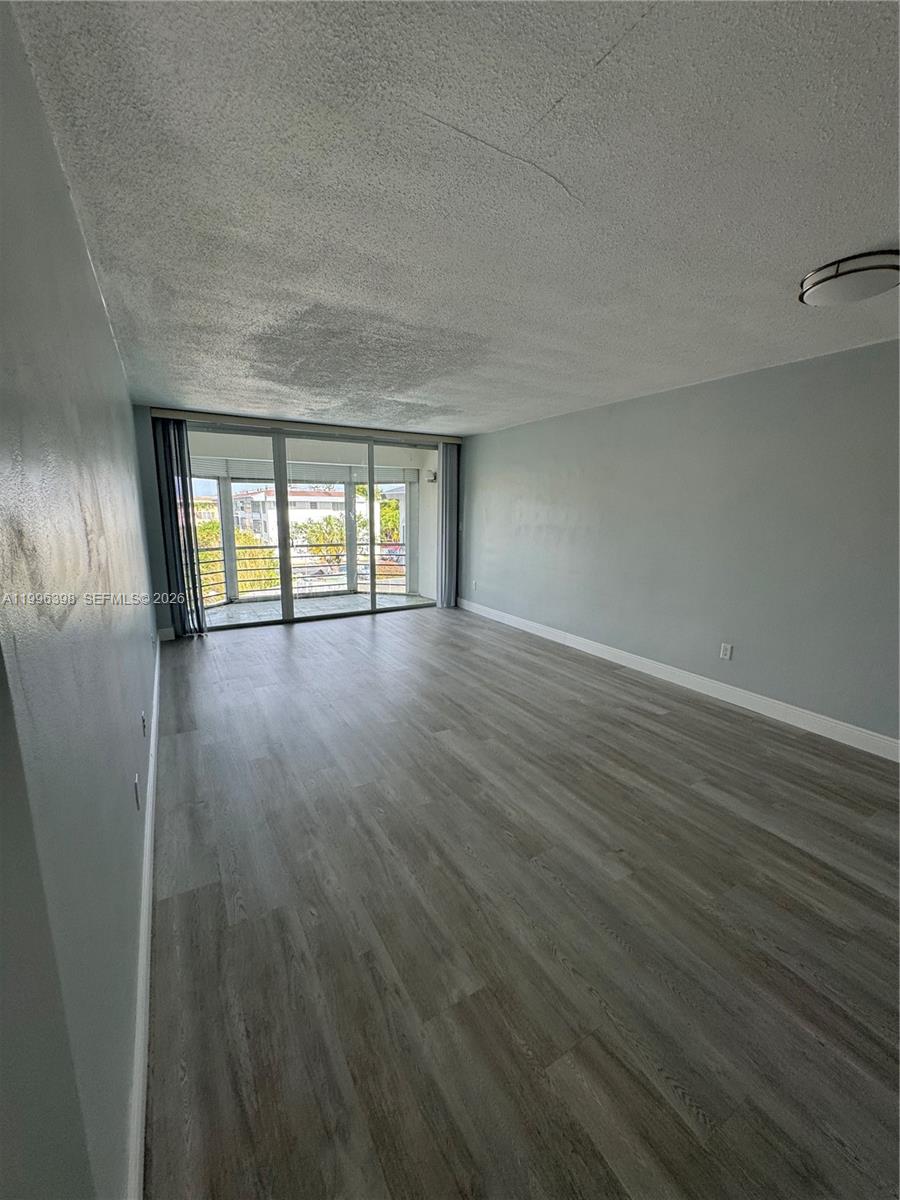 SECOND FORUM CONDO - Residential