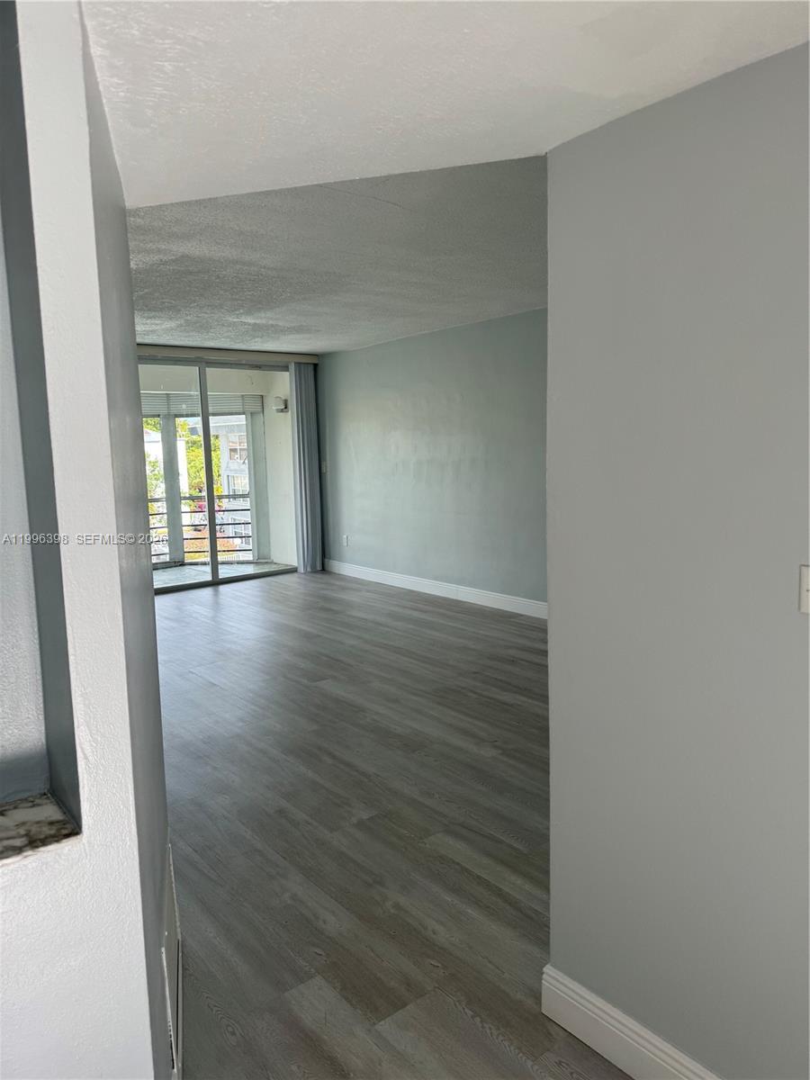 SECOND FORUM CONDO - Residential