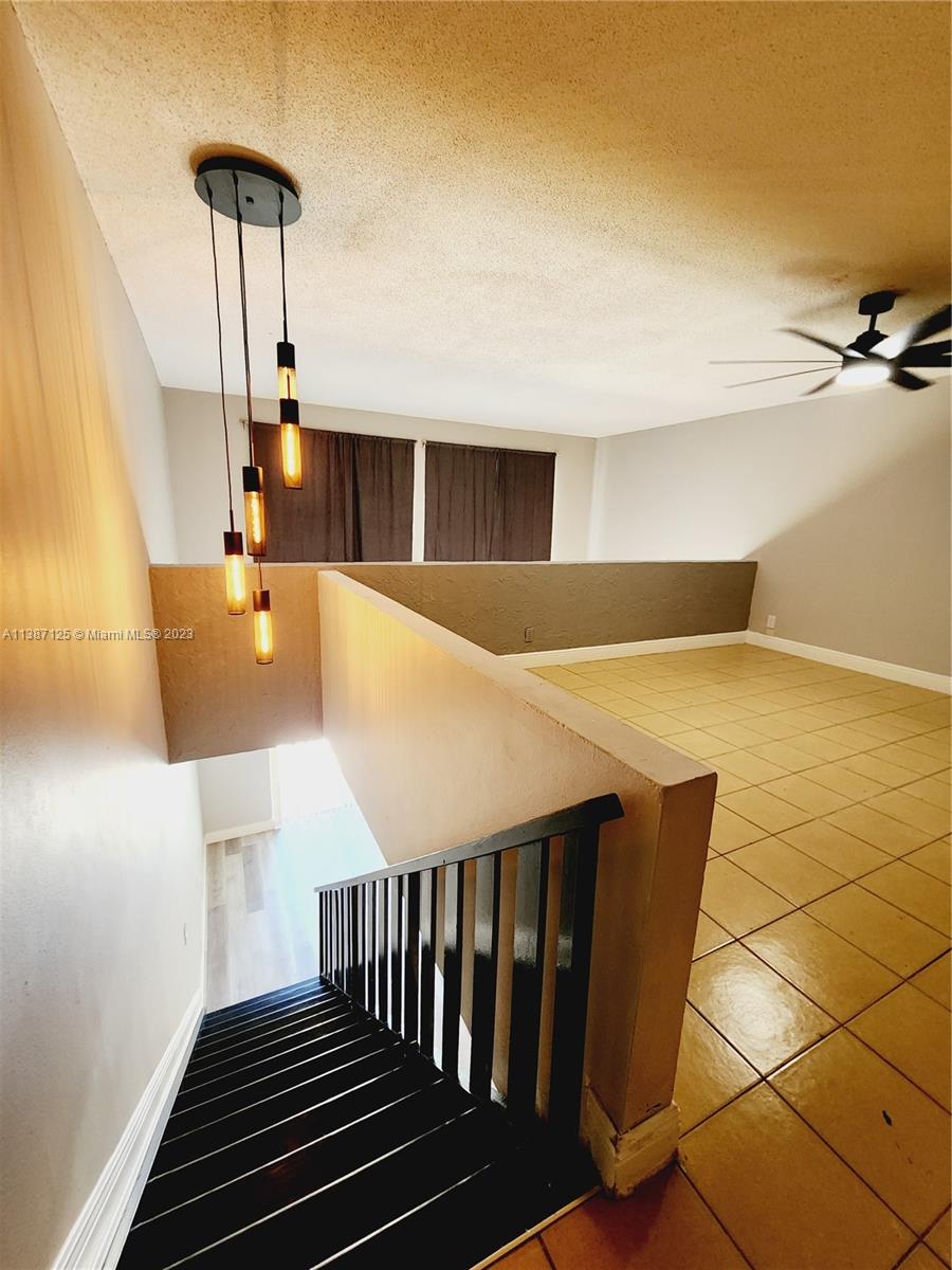 VENETIAN GARDENS AT COUNT - Residential Lease